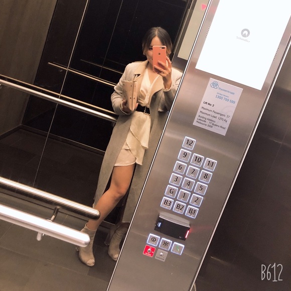 Hailey's closet 🧚🏼‍♀️ - Picture 2 of 2